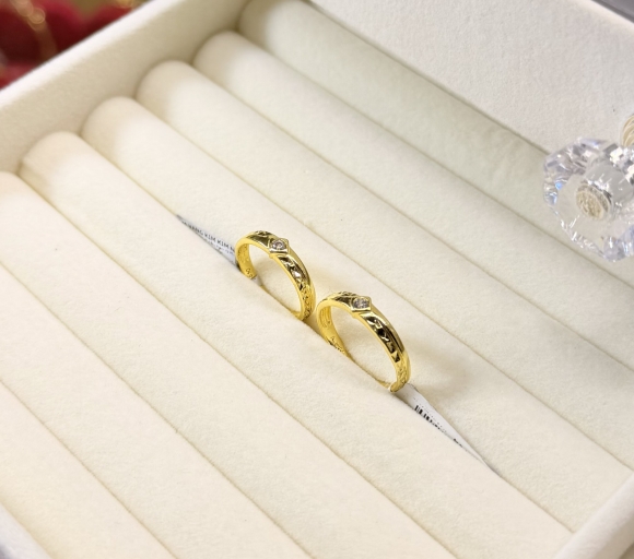 Nhẫn Đôi Phối Hột Móc Máy 