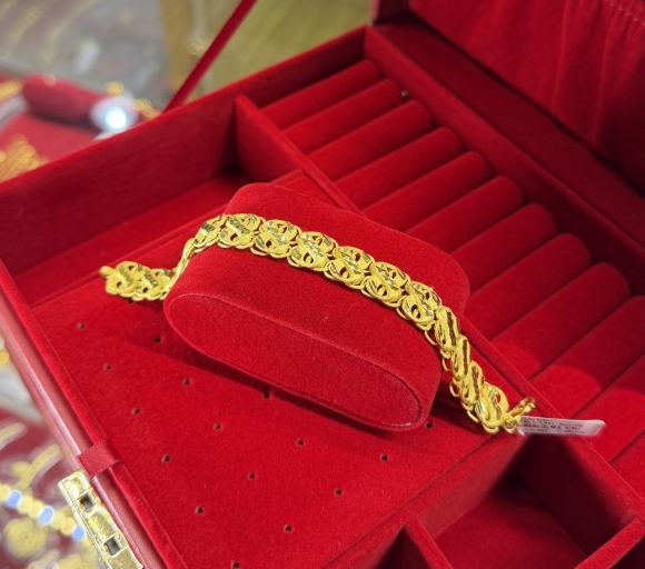 Lắc Kiểu Phối Chạm Cát 