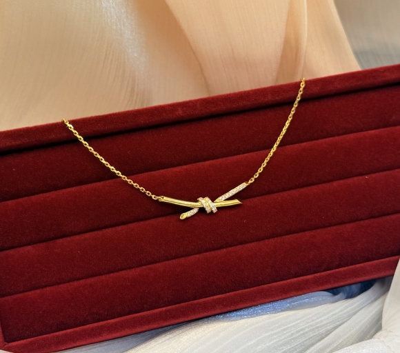 Dây kiểu chéo đính tấm 