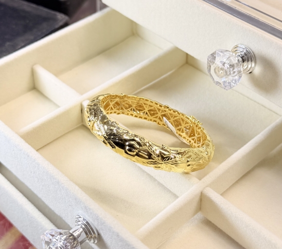 Vòng Mo Chạm Hoa Văn 